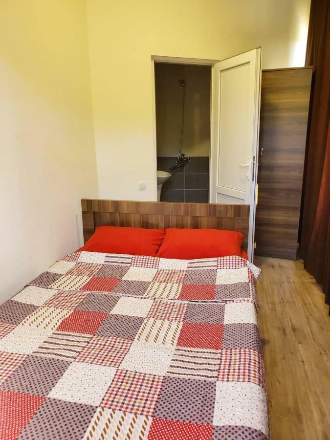 Hostel Family Kutaisi Ngoại thất bức ảnh